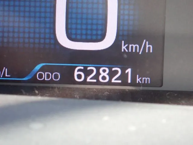 プリウス（トヨタ）の車両写真