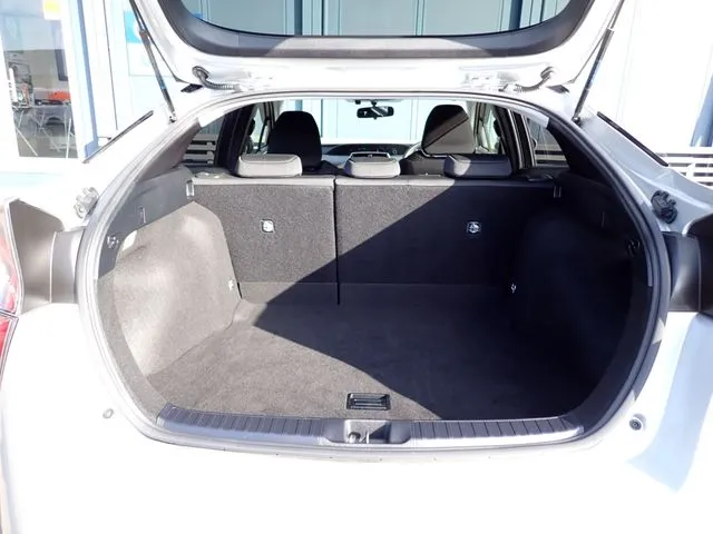 プリウス（トヨタ）の車両写真