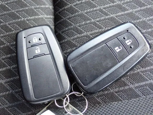 プリウス（トヨタ）の車両写真