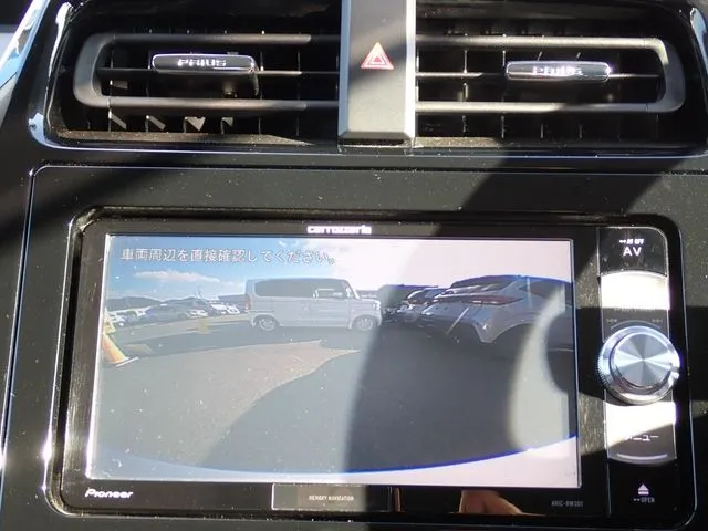 プリウス（トヨタ）の車両写真