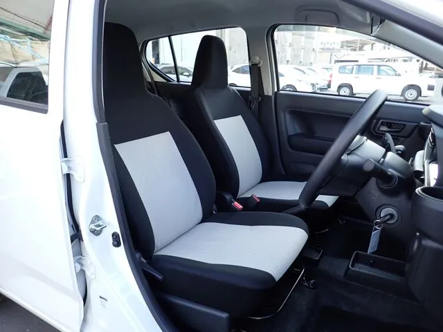 ダイハツ　ミラ　イース