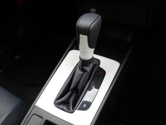 ホンダ　フィット　ｅ：ＨＥＶ