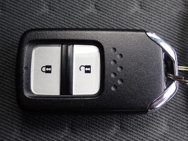 ホンダ　フィット　ｅ：ＨＥＶ