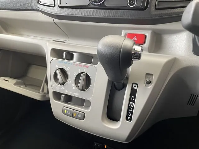 ダイハツ　ミラ　イース