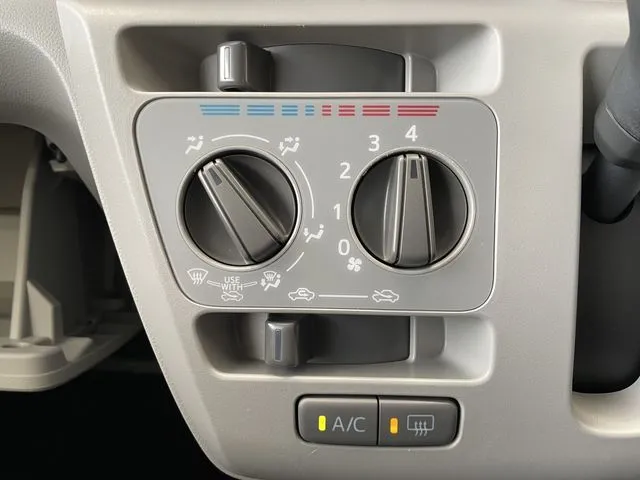 ダイハツ　ミラ　イース