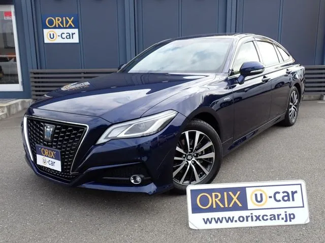 トヨタ　クラウン　セダン　ハイブリッド