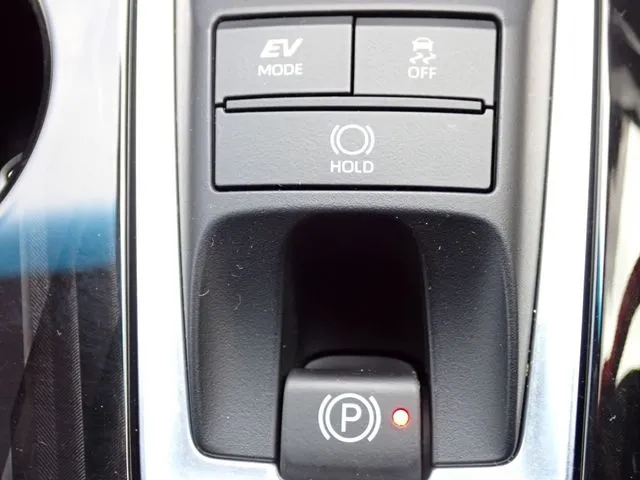 トヨタ　クラウン　セダン　ハイブリッド