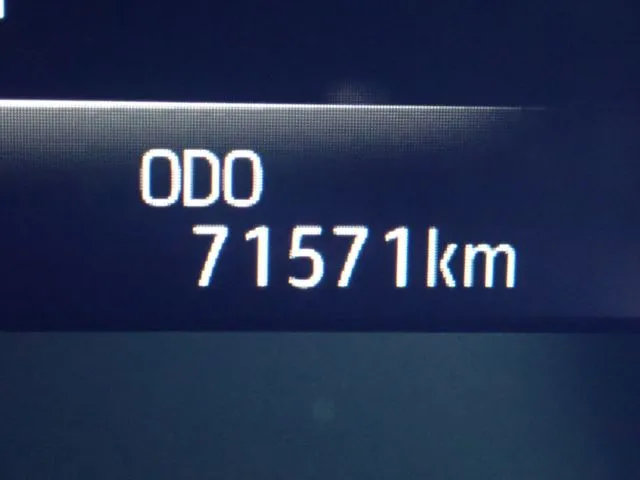 トヨタ　クラウン　セダン　ハイブリッド