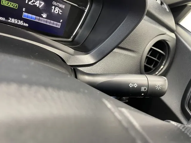 トヨタ　カローラフィールダー　ハイブリッド