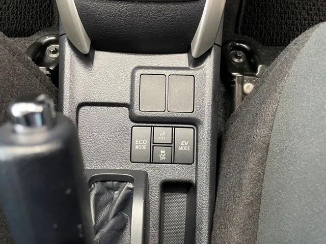 トヨタ　カローラフィールダー　ハイブリッド