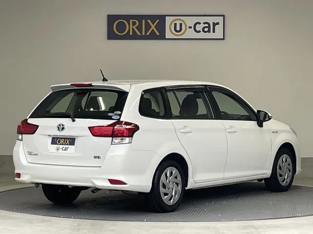 トヨタ　カローラフィールダー　ハイブリッド