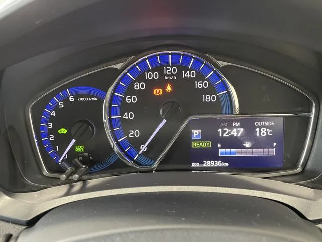 トヨタ　カローラフィールダー　ハイブリッド