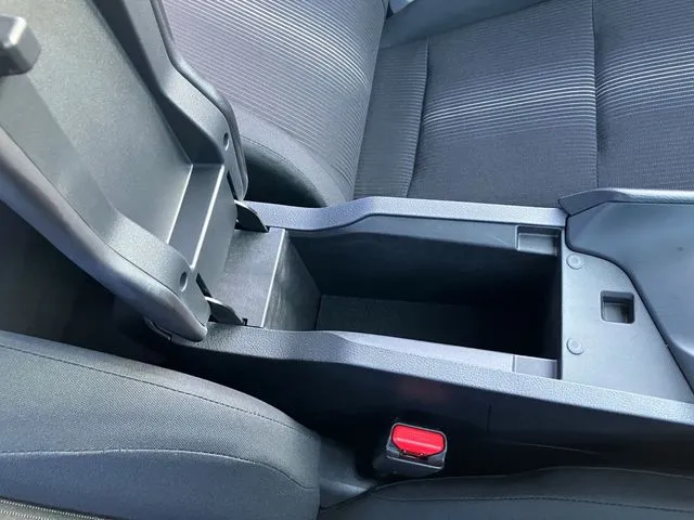 ニッサン　ノート　４ＷＤ