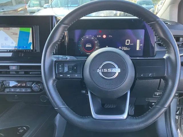 ニッサン　ノート　４ＷＤ