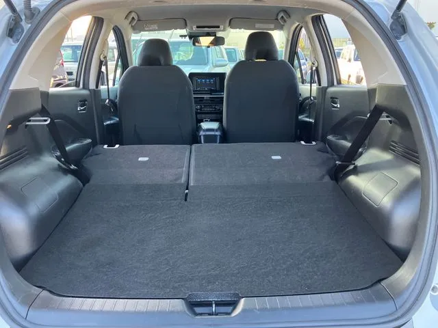 ニッサン　ノート　４ＷＤ