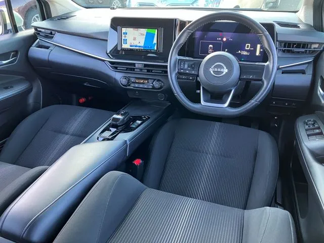 ニッサン　ノート　４ＷＤ