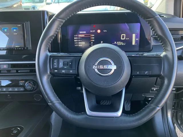 ニッサン　ノート　４ＷＤ