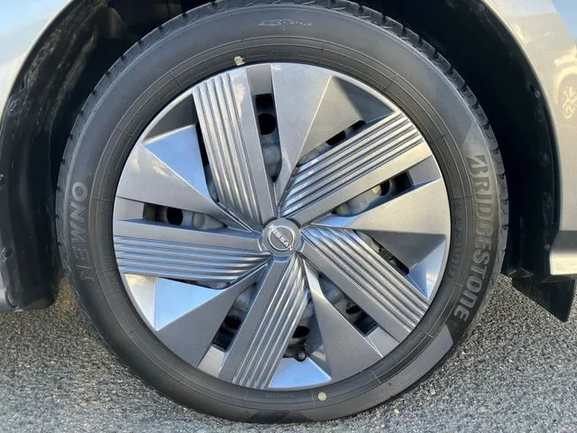 ニッサン　ノート　４ＷＤ