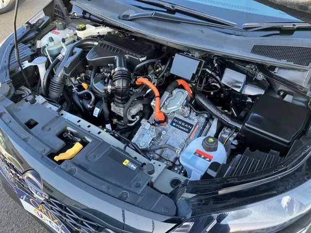 ニッサン　ノート　４ＷＤ