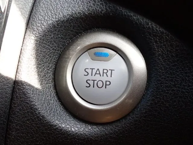 ノート　４ＷＤ（ニッサン）の車両写真