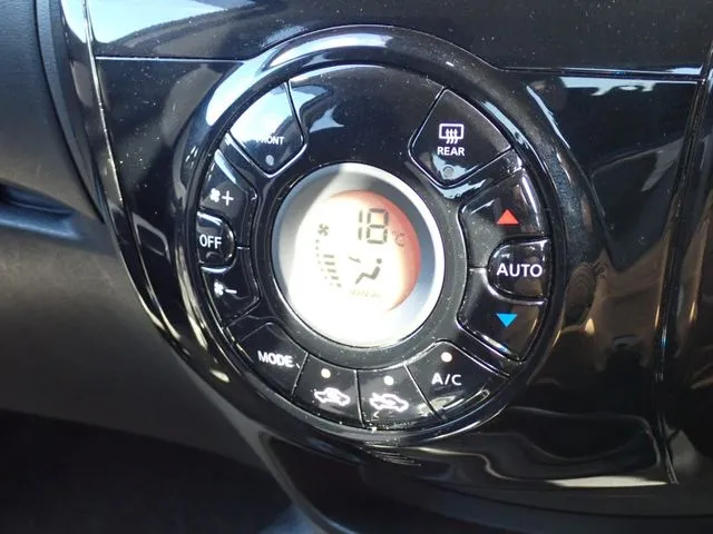 ノート　４ＷＤ（ニッサン）の車両写真