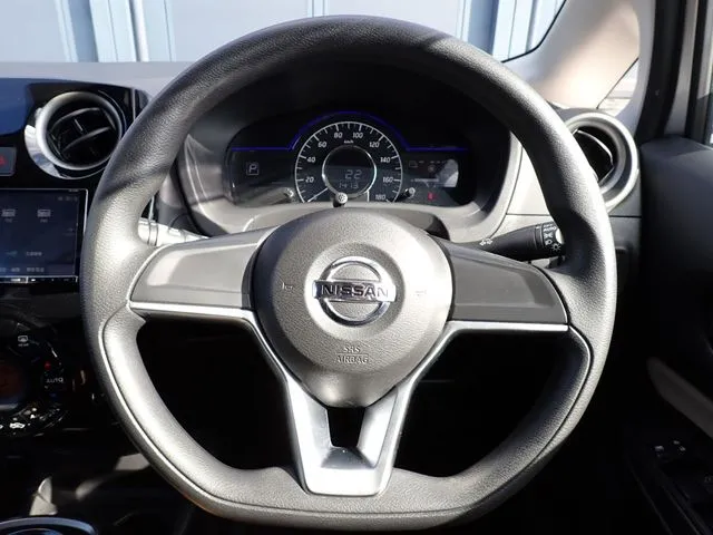 ノート　４ＷＤ（ニッサン）の車両写真