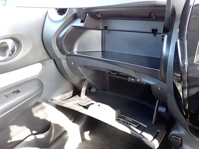 ノート　４ＷＤ（ニッサン）の車両写真