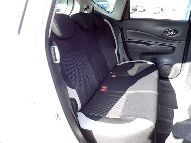 ノート　４ＷＤ（ニッサン）の車両写真