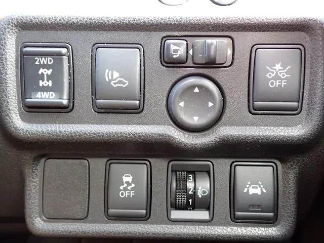 ノート　４ＷＤ（ニッサン）の車両写真