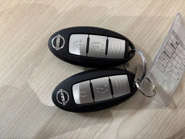 ニッサン　ノート　４ＷＤ