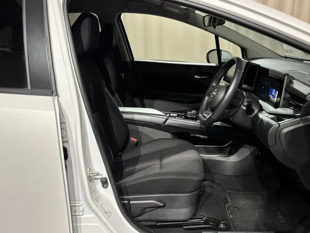 ニッサン　ノート　４ＷＤ