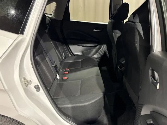 ニッサン　ノート　４ＷＤ