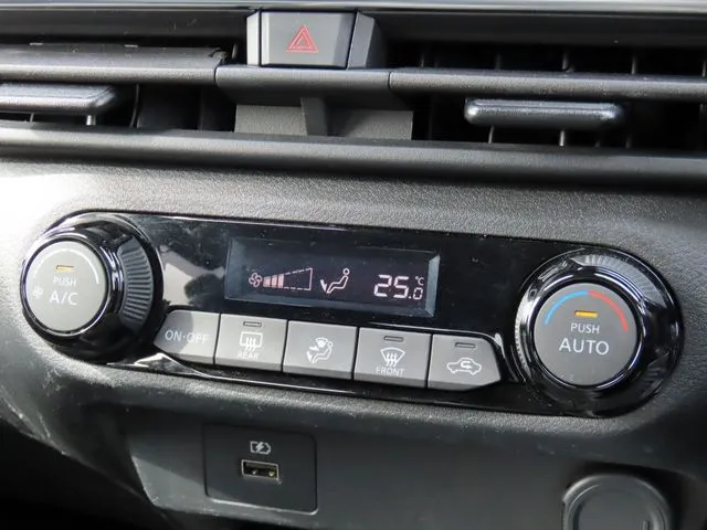 ニッサン　ノート