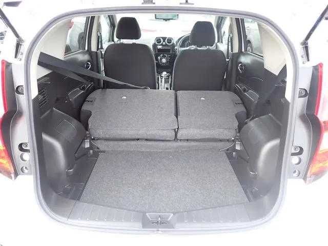 ニッサン　ノート