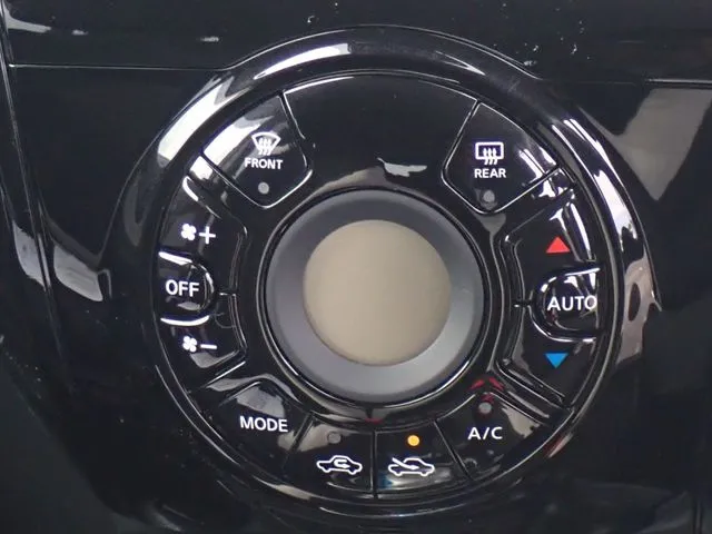 ニッサン　ノート