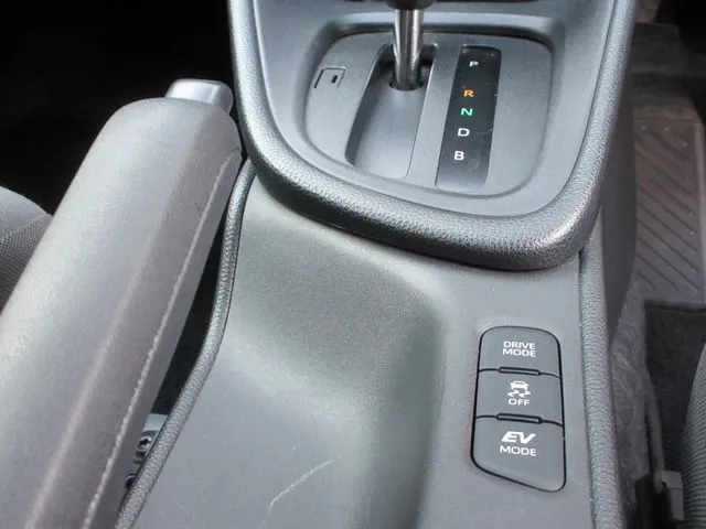 トヨタ　ヤリス　ハイブリッド