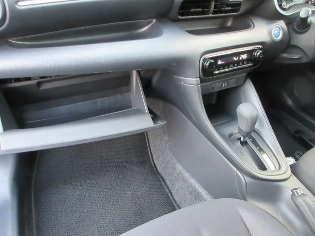 トヨタ　ヤリス　ハイブリッド