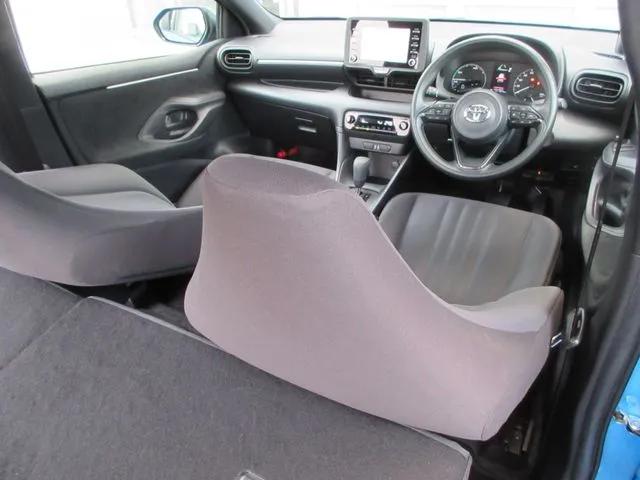 トヨタ　ヤリス　ハイブリッド