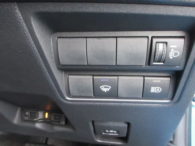 トヨタ　ヤリス　ハイブリッド