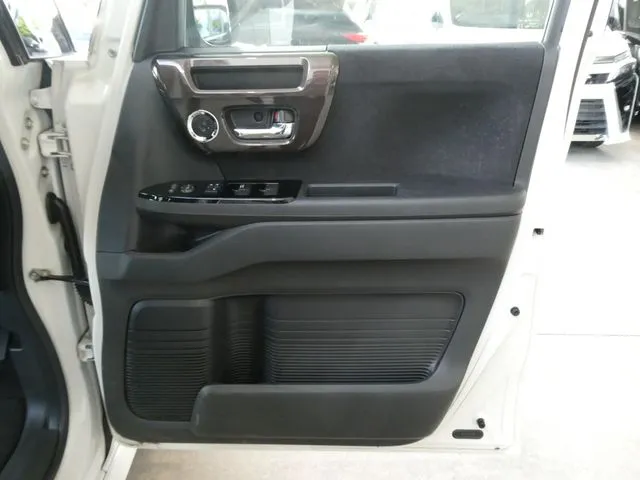 ホンダ　Ｎ　ＢＯＸ　カスタム