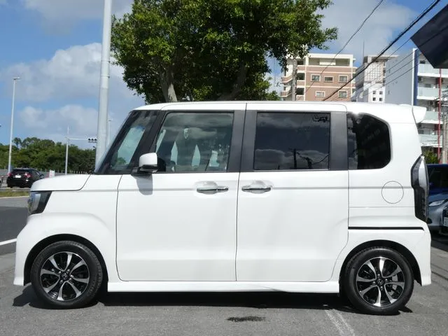 ホンダ　Ｎ　ＢＯＸ　カスタム