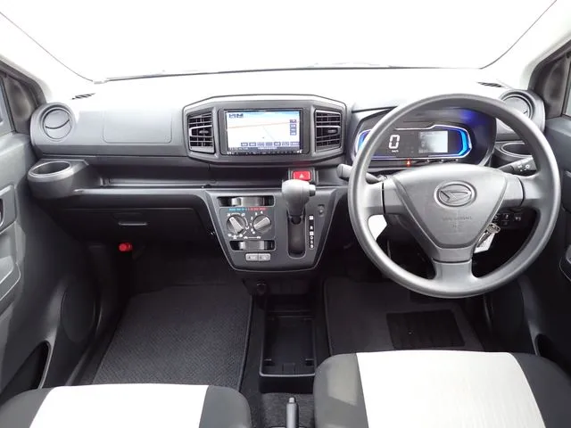 ミラ　イース（ダイハツ）の車両写真