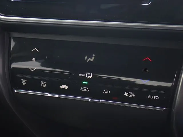 グレイス　ハイブリッド（ホンダ）の車両写真