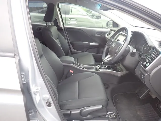 グレイス　ハイブリッド（ホンダ）の車両写真