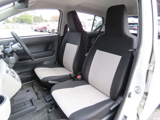 ダイハツ　ミラ　イース