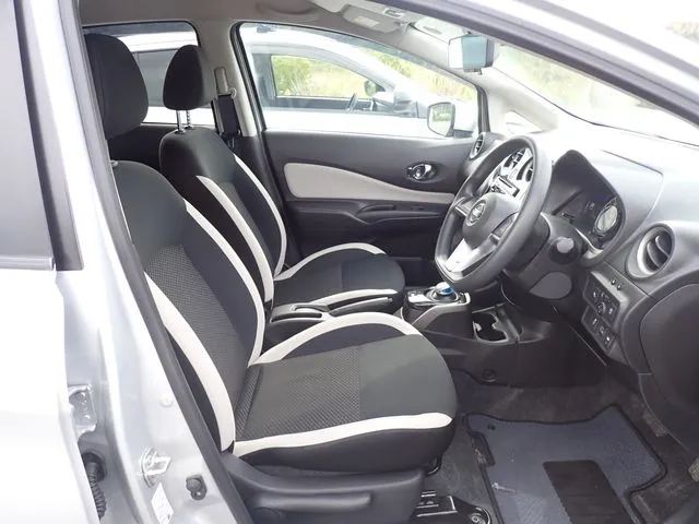 ニッサン　ノート