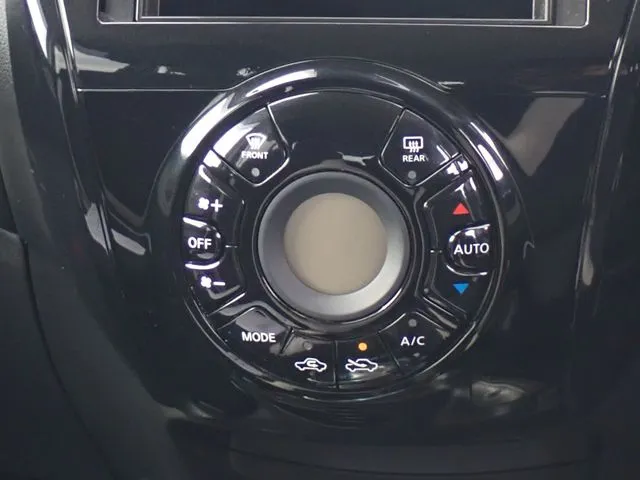 ニッサン　ノート