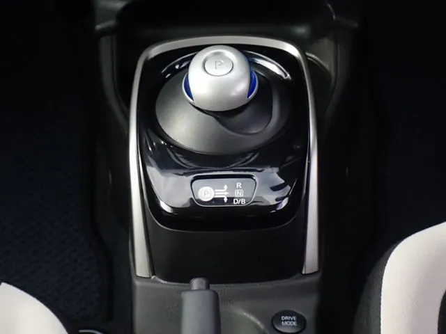 ニッサン　ノート