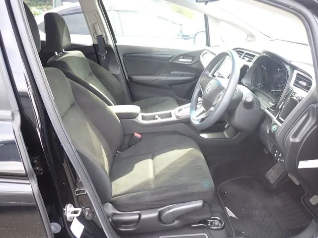 ホンダ　シャトル　ハイブリッド　４ＷＤ