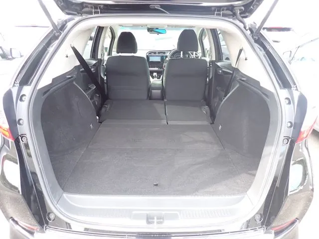 ホンダ　シャトル　ハイブリッド　４ＷＤ